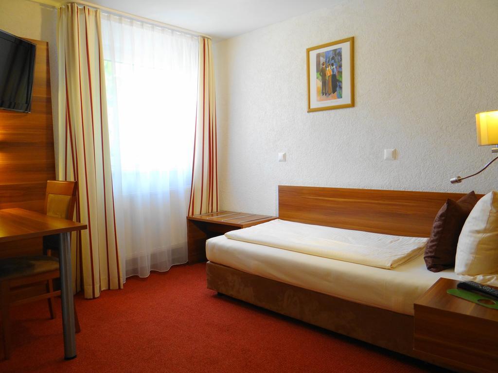 Hotel Schuetzenhof Spa Garden Bürstadt Екстериор снимка