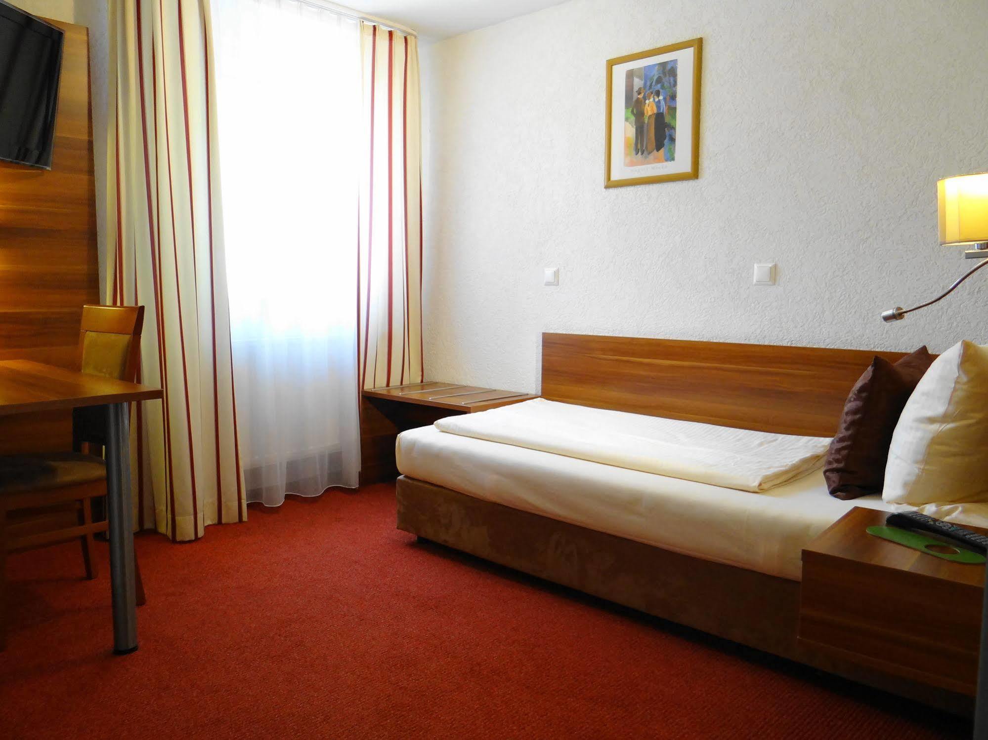 Hotel Schuetzenhof Spa Garden Bürstadt Екстериор снимка